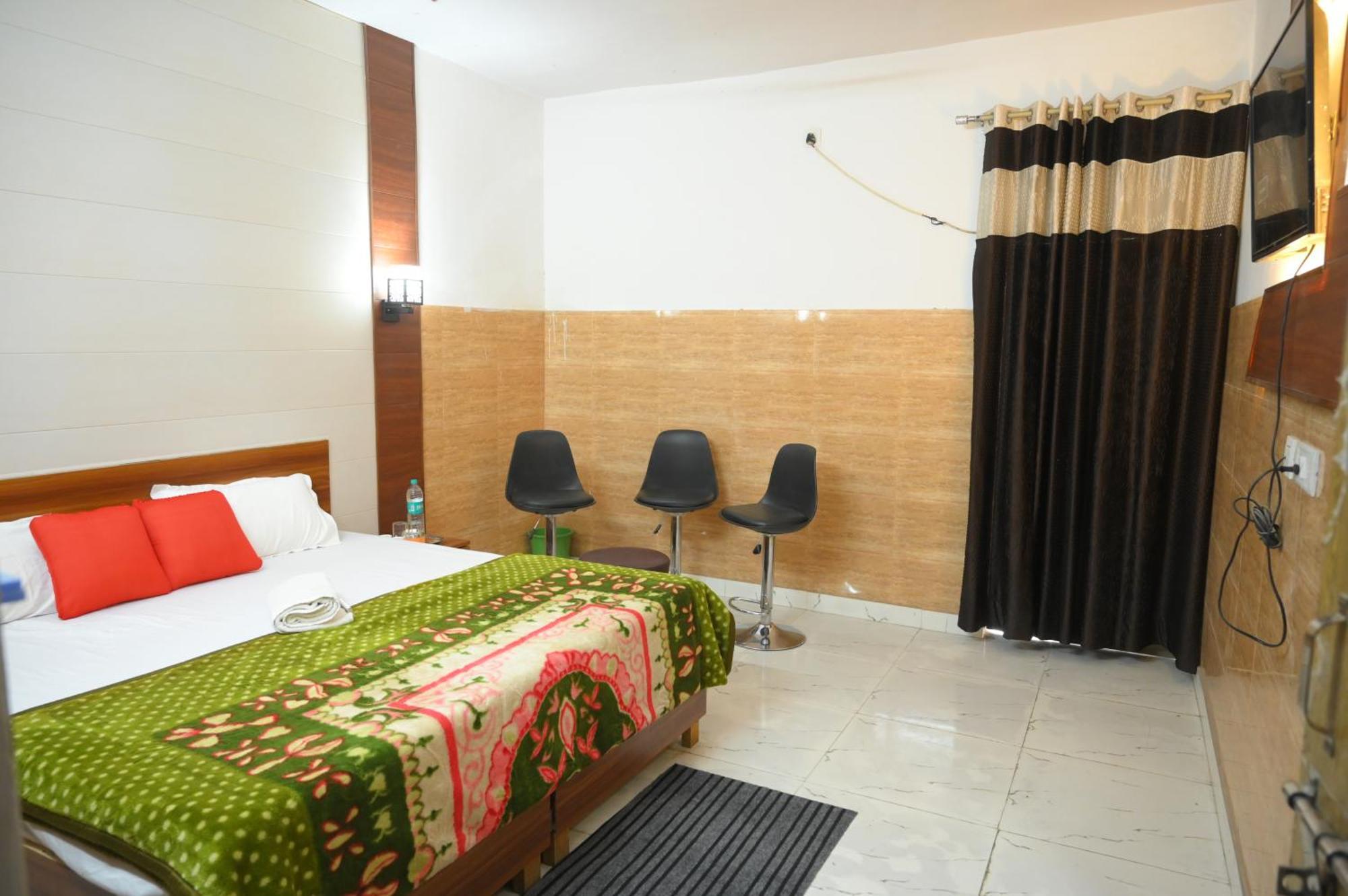 Hotel Starlight Meerut Eksteriør billede