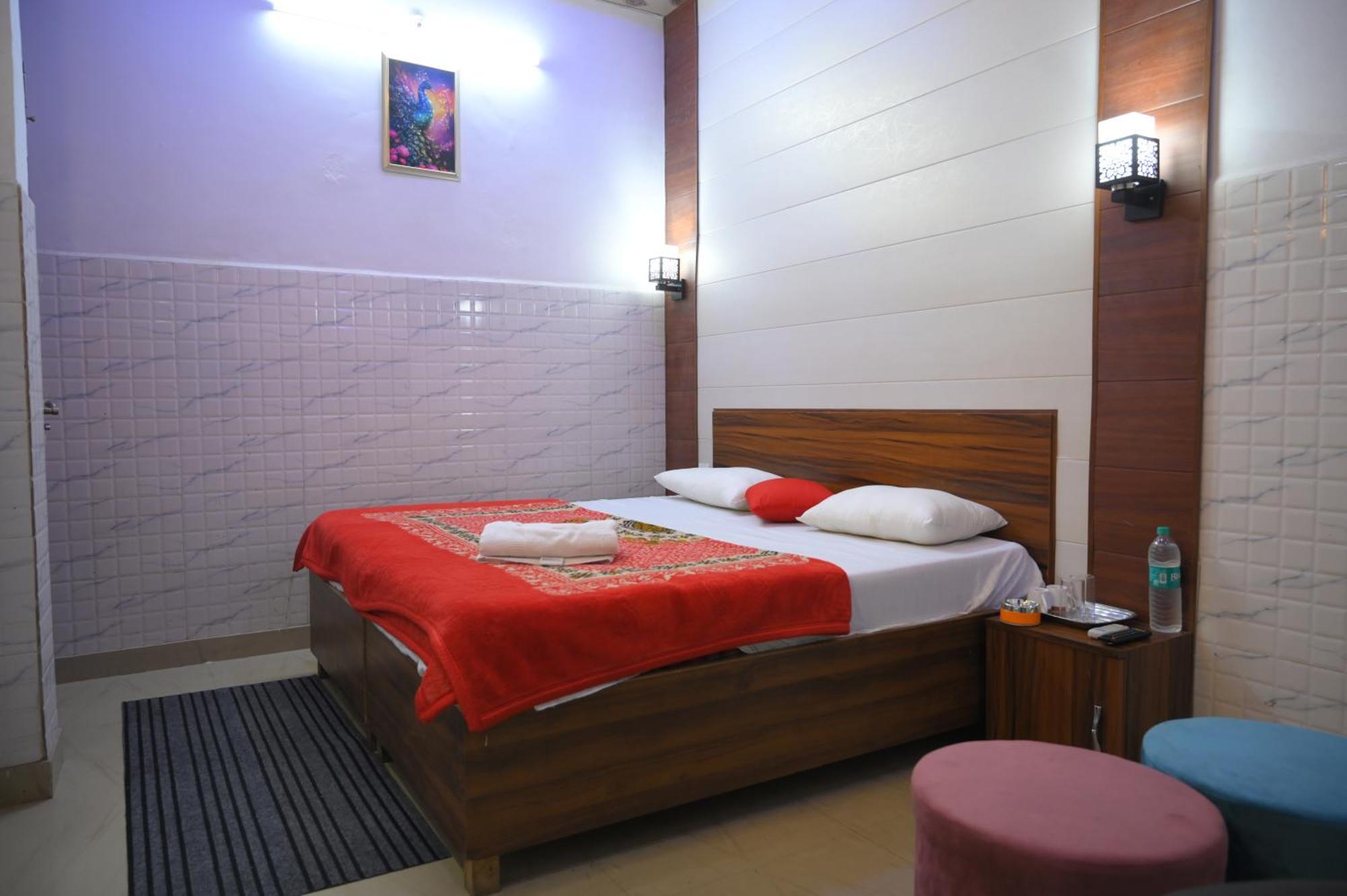 Hotel Starlight Meerut Eksteriør billede