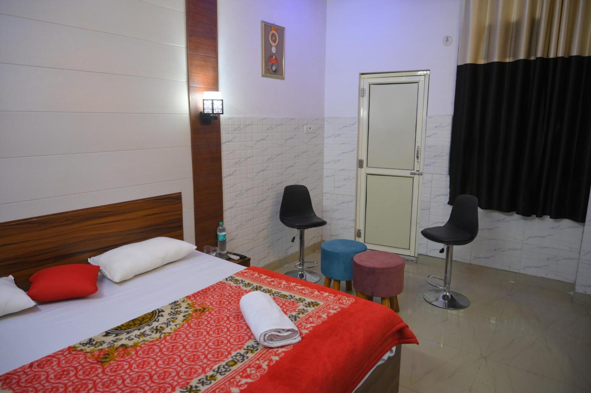 Hotel Starlight Meerut Eksteriør billede